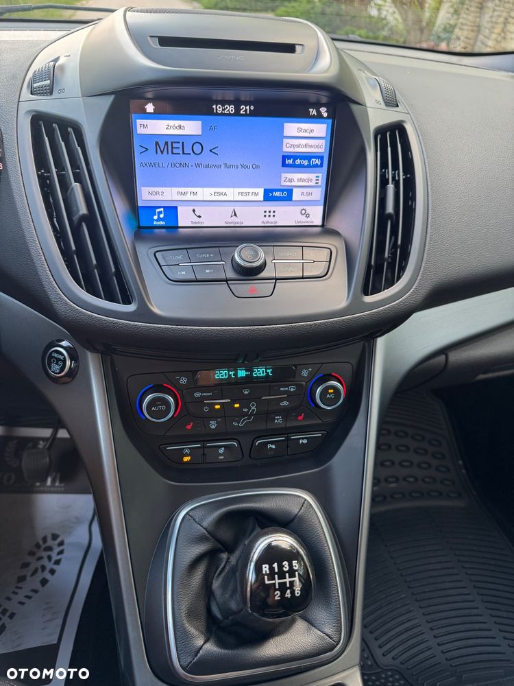 Ford Kuga 1.5 EcoBoost 2x4 Titanium - 19