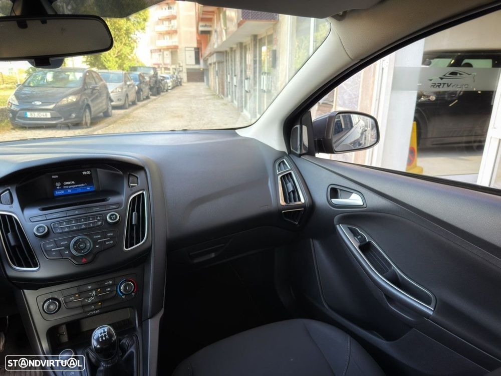 Ford Focus SW 1.0 EcoBoost Business - 18
