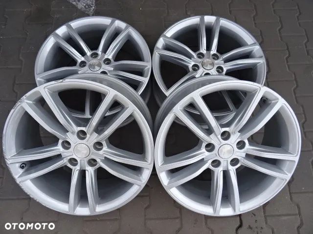 5x120x64,1 8Jx19 ET40 TESLA z czujnikami cisnienia