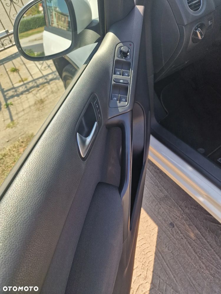 Volkswagen Tiguan - 10