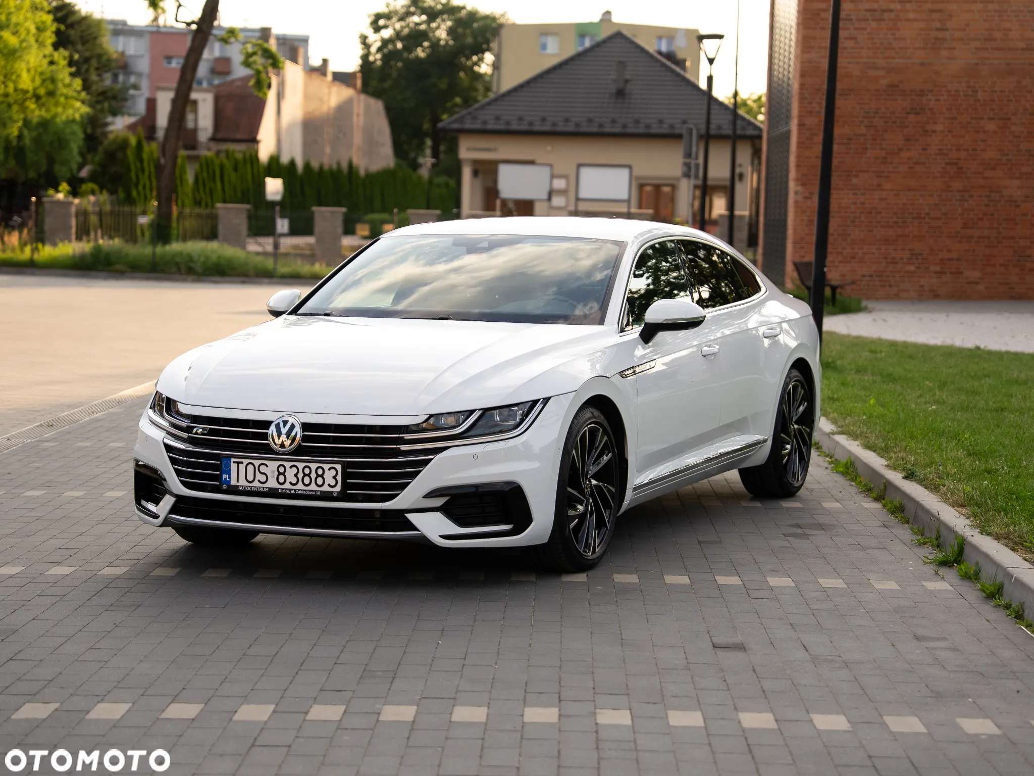 Volkswagen Arteon 2.0 TDI SCR R-Line DSG - 28