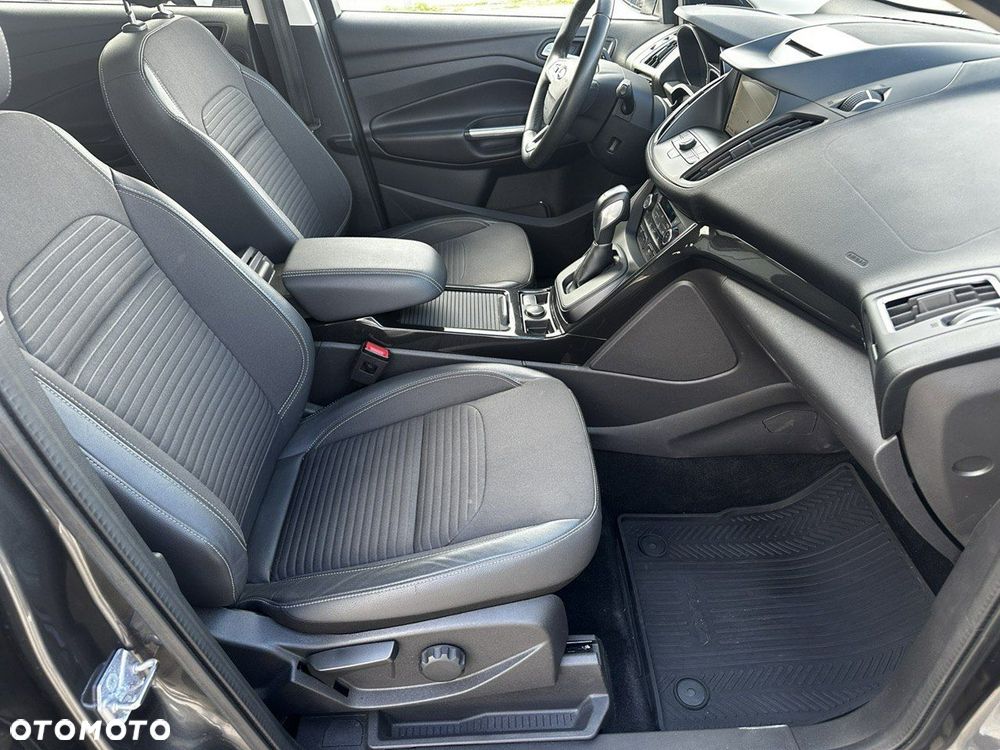 Ford Kuga 2.0 TDCi 4x4 Titanium - 17