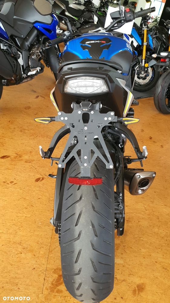 Suzuki GSX 1000 - 3