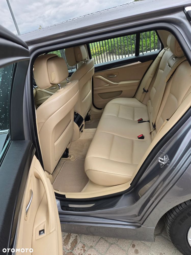 BMW Seria 5 520d Luxury Line - 11