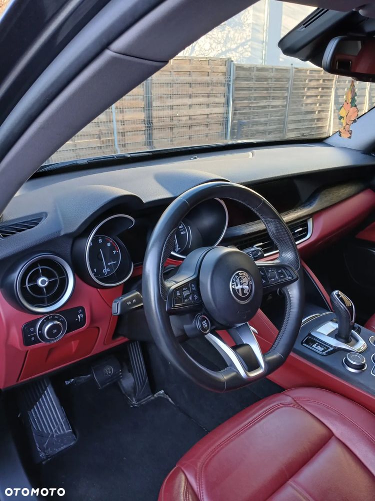 Alfa Romeo Stelvio - 15