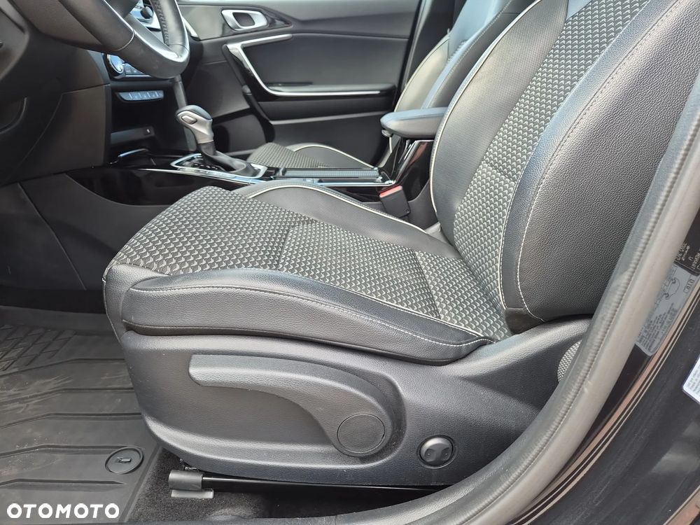 Kia XCeed 1.5 T-GDI Business Line DCT - 12