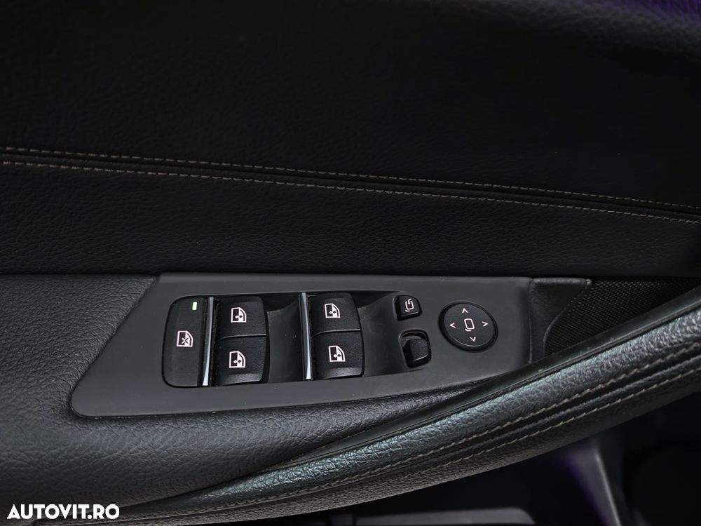 BMW Seria 5 530e Aut. - 19