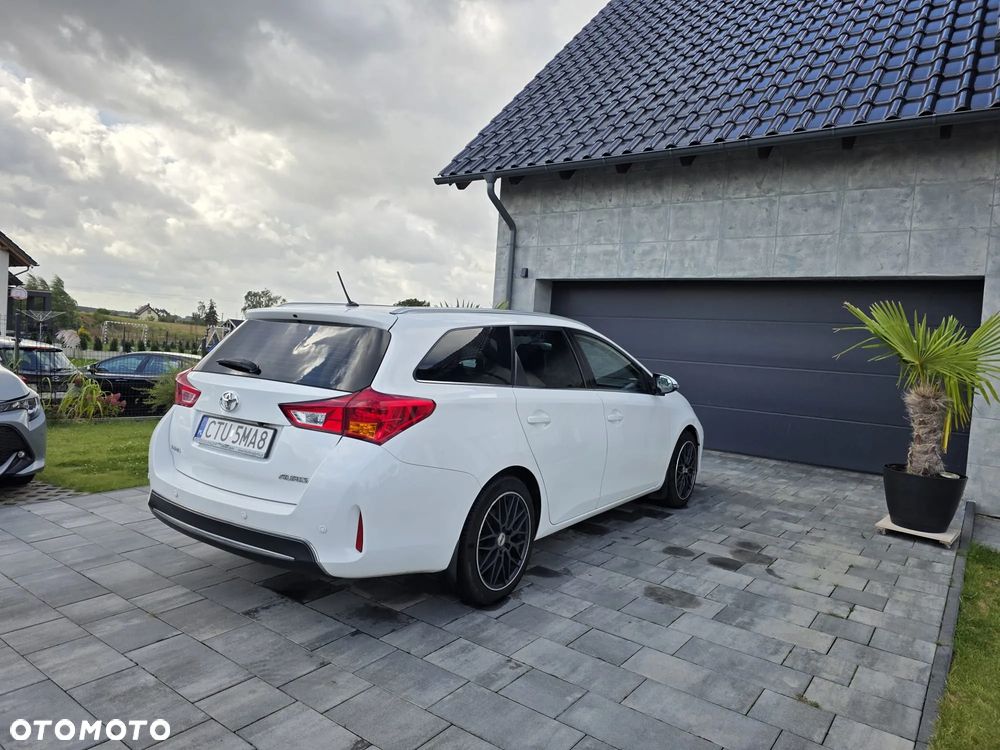 Toyota Auris 1.6 Prestige - 4