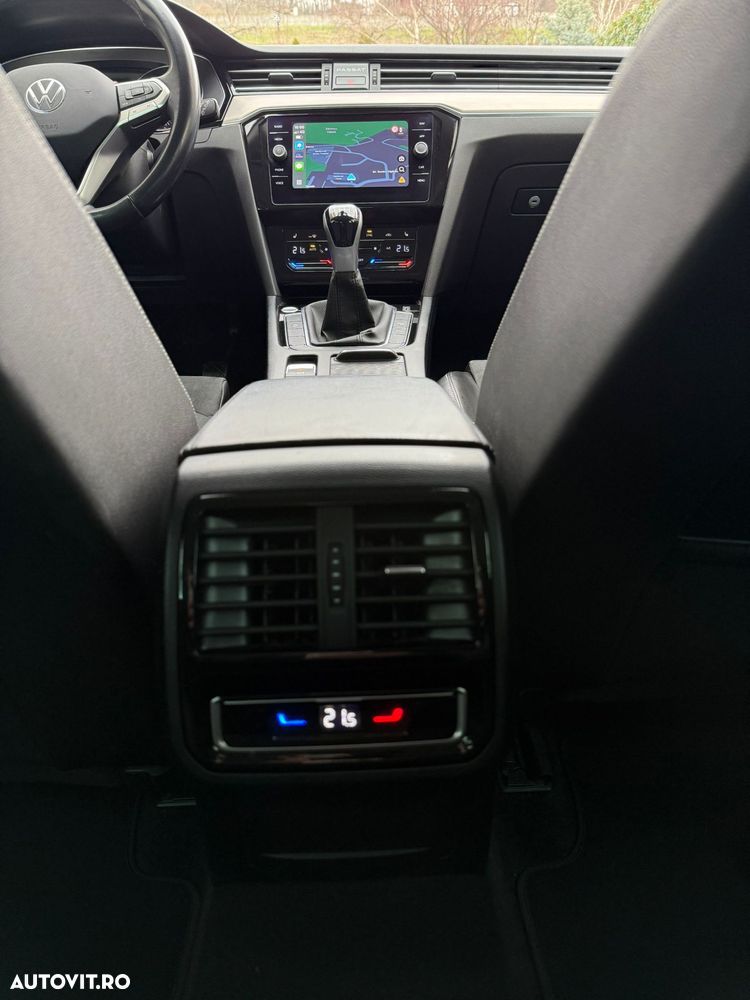 Volkswagen Passat 2.0 TDI SCR Elegance - 13