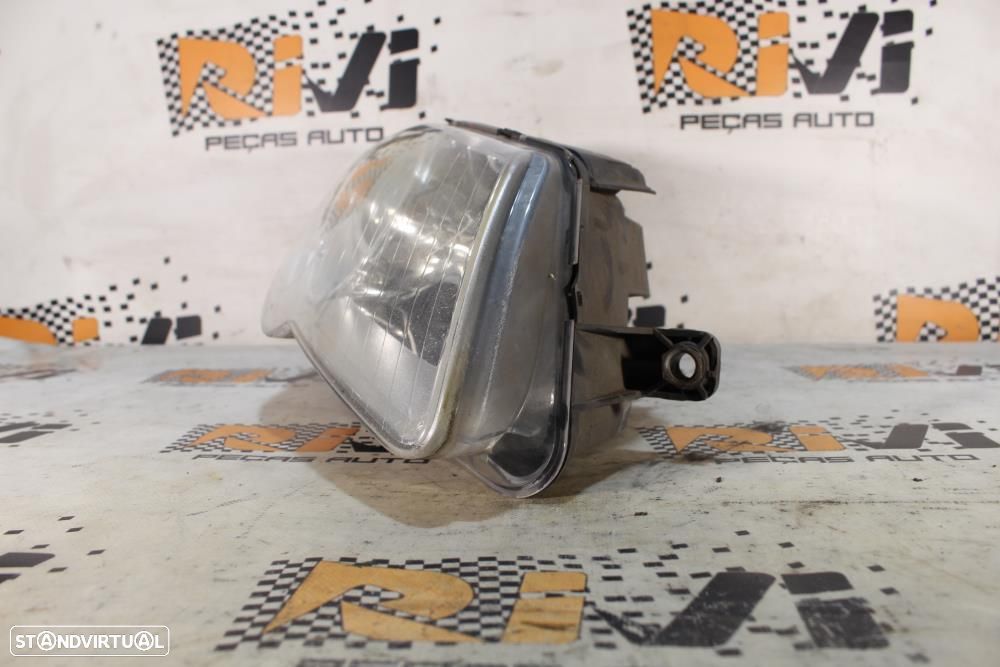 Ótica / Farol Direito Volkswagen Passat (3C2)  3C0941006ad / 89316420 - 3