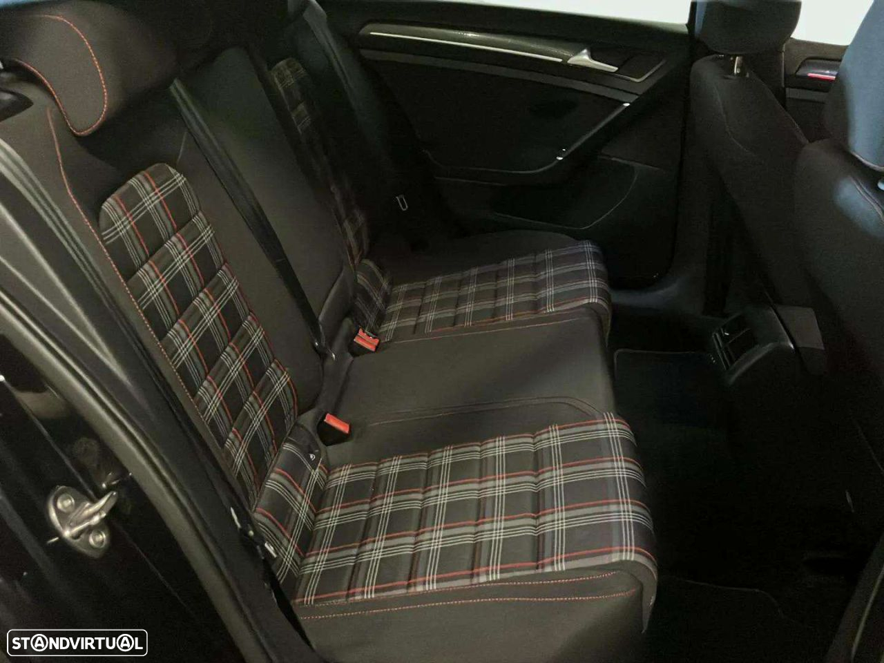 VW Golf 2.0 TSI GTI DSG Performance - 14