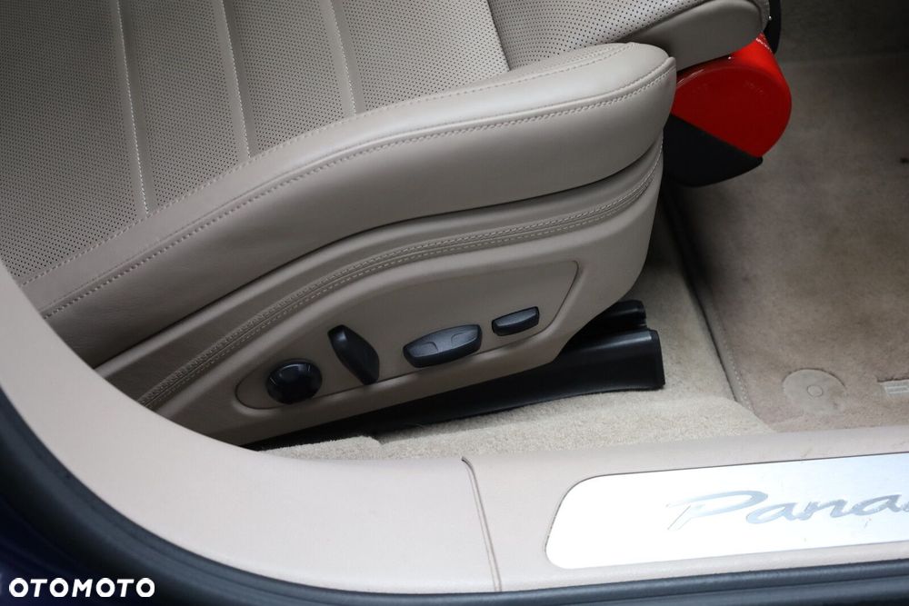 Porsche Panamera 4 - 26