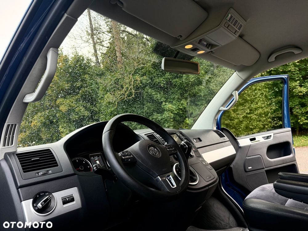 Volkswagen Multivan - 10