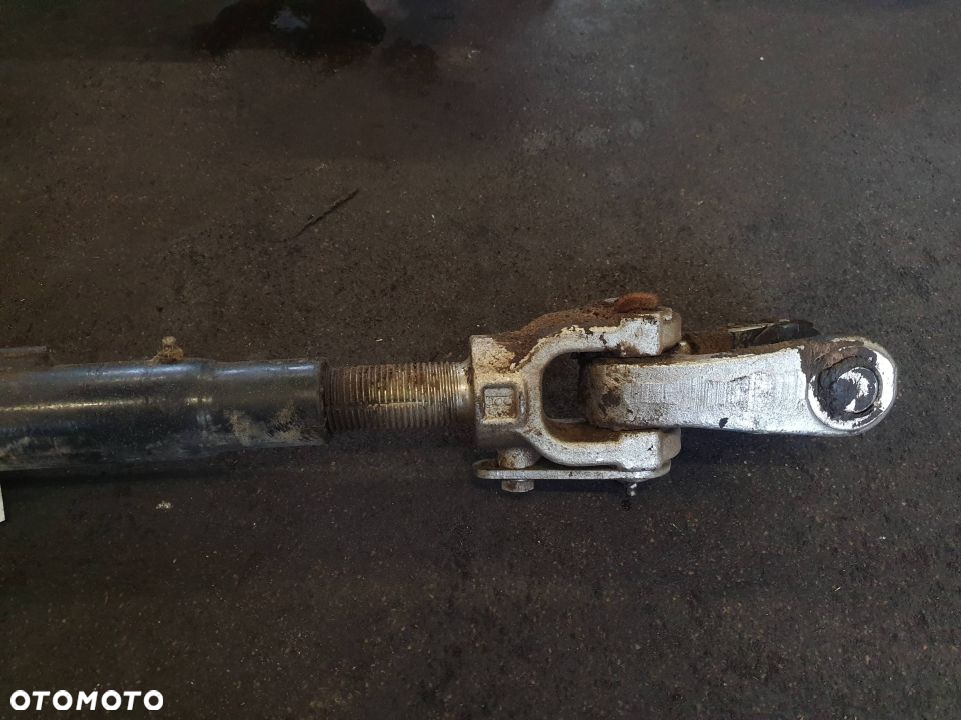 CIĘGNO DOLNE NEW HOLLAND T6.175 ŚRUBA - 2