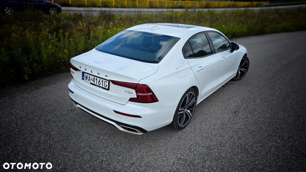 Volvo S60 T5 R-Design - 8