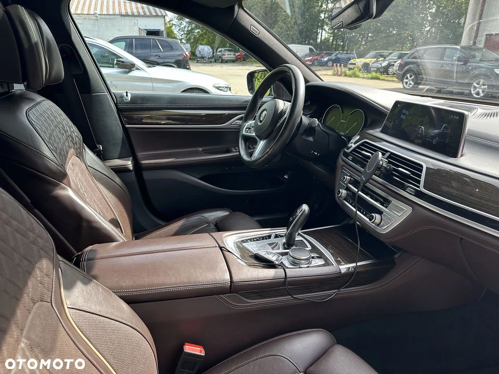 BMW Seria 7 740Le xDrive iPerformance - 23
