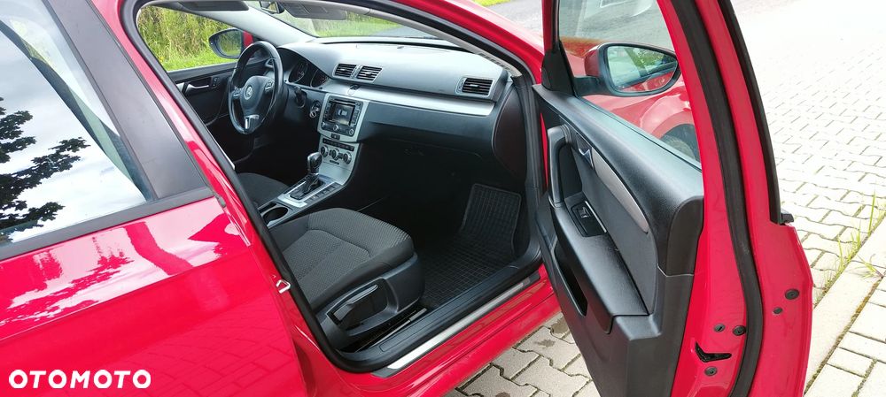 Volkswagen Passat - 13