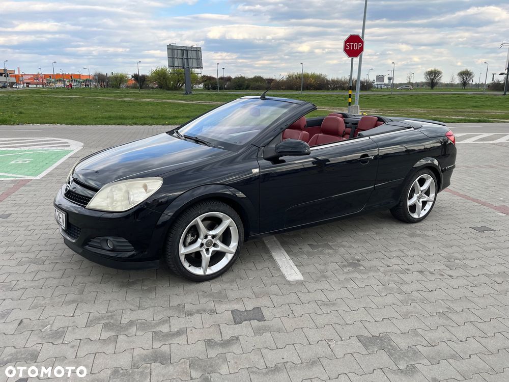 Opel Astra 1.6 Turbo Cosmo - 1