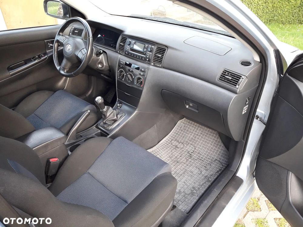 Toyota Corolla 1.6 VVT-i Dynamic - 12