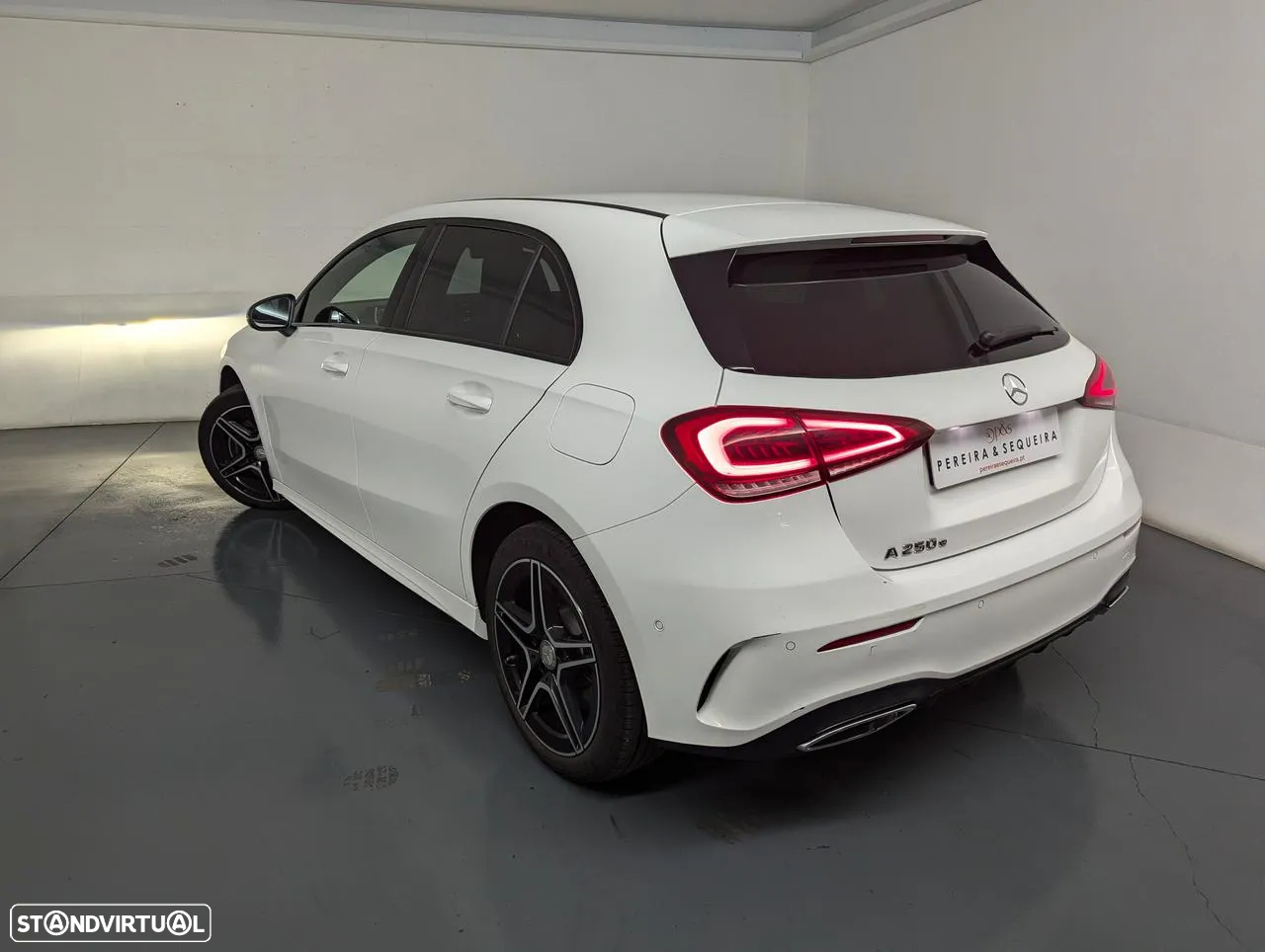 Mercedes-Benz A 250 e AMG Line - 8