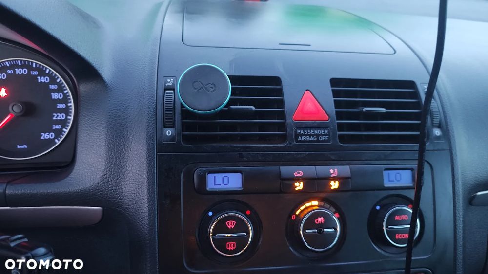 Volkswagen Touran - 22