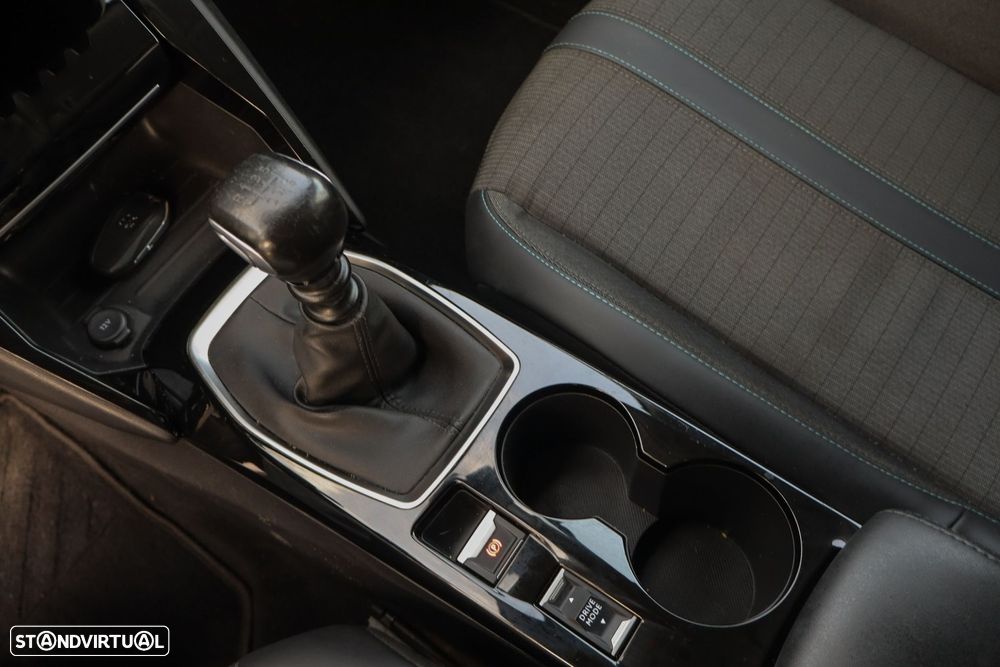 Peugeot 2008 1.2 PureTech Allure - 23