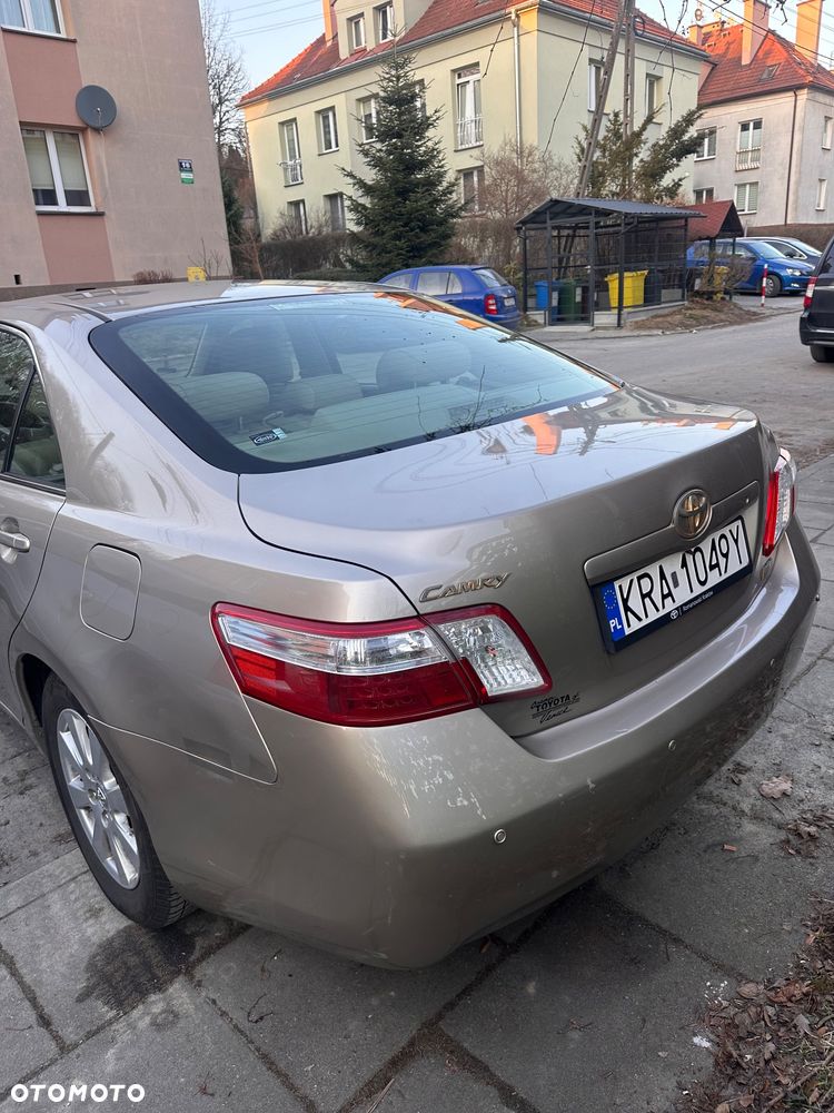 Toyota Camry - 5