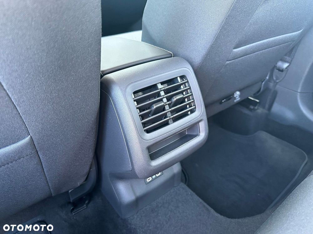 Volkswagen T-Roc 1.5 eTSI Life DSG - 25