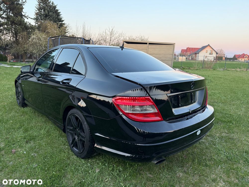 Mercedes-Benz Klasa C 180 Kompressor BlueEFFICIENCY Avantgarde - 25