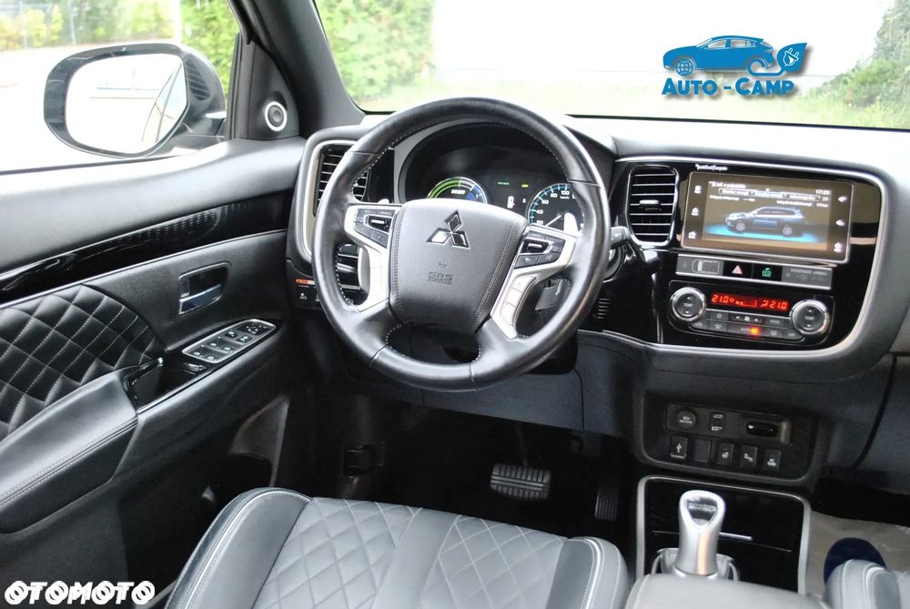 Mitsubishi Outlander PHEV Instyle + - 17