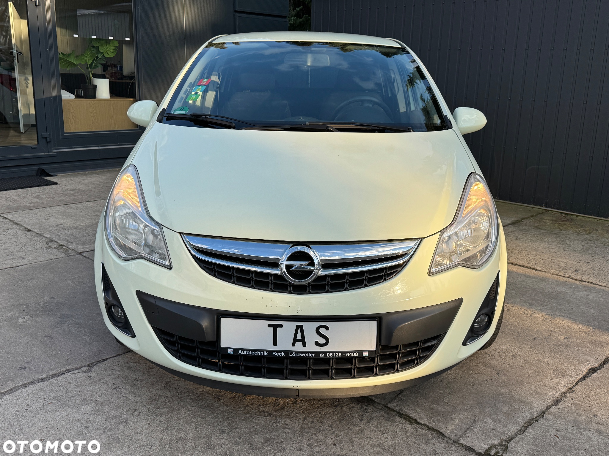 Opel Corsa 1.4 16V Satellite - 2