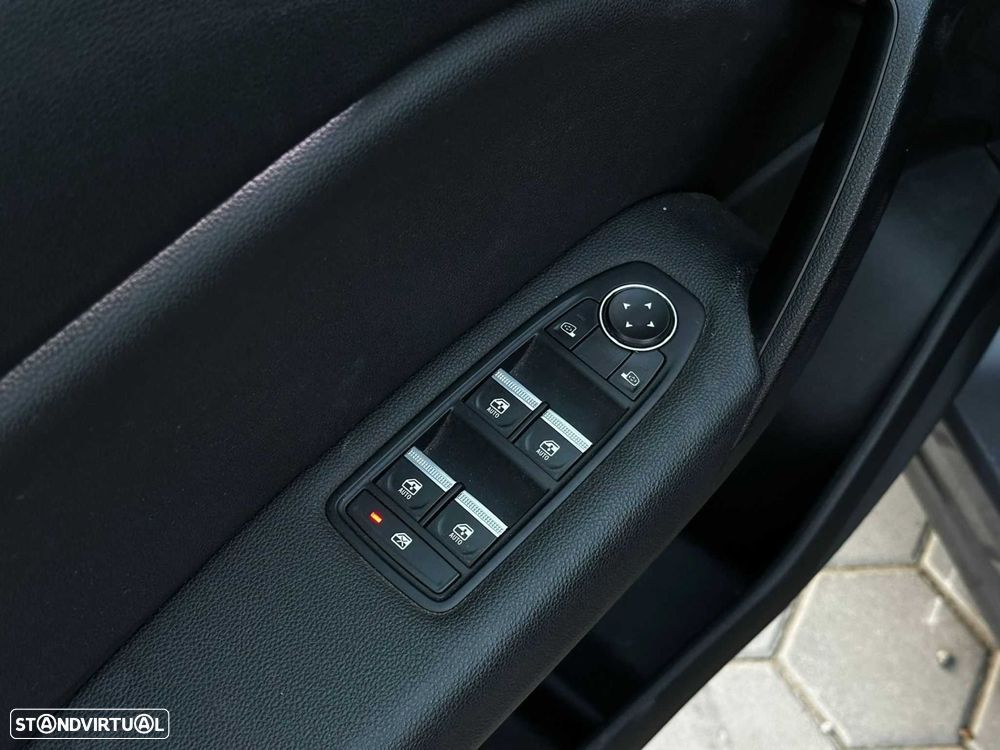 Renault Captur 1.0 TCe Exclusive - 11