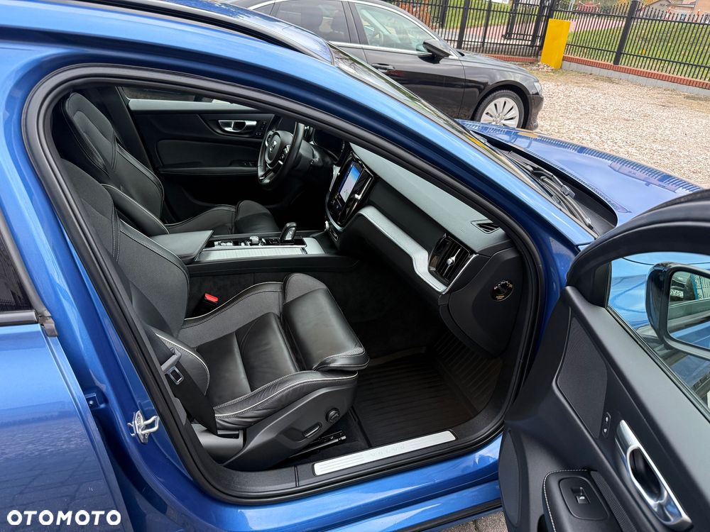 Volvo V60 B4 B R-Design - 17