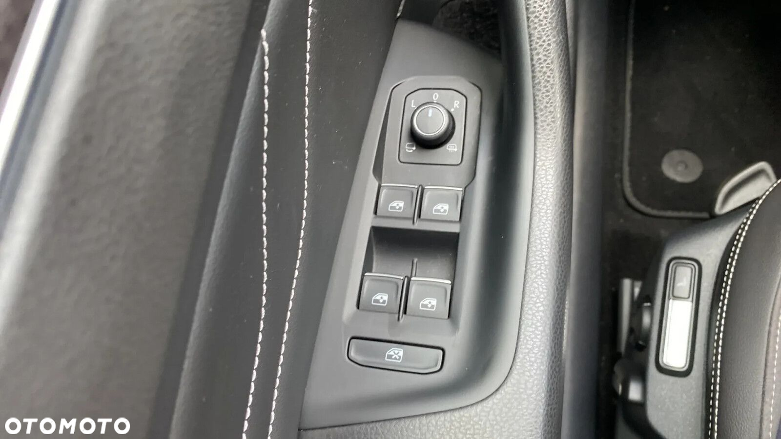 Volkswagen Passat - 25