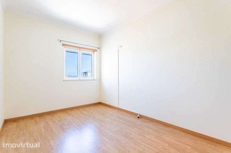 Imovel em Almeirim, T3 recente com garagem - Grande imagem: 3/12