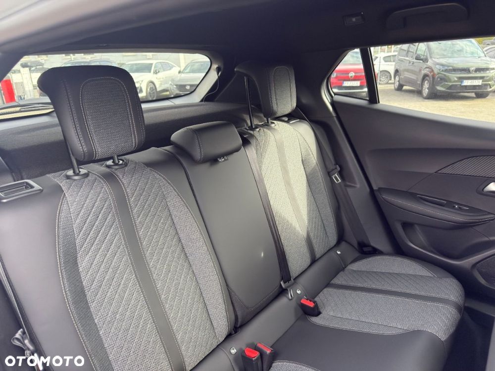 Peugeot 2008 PureTech mHEV Allure e-DCS6 - 23