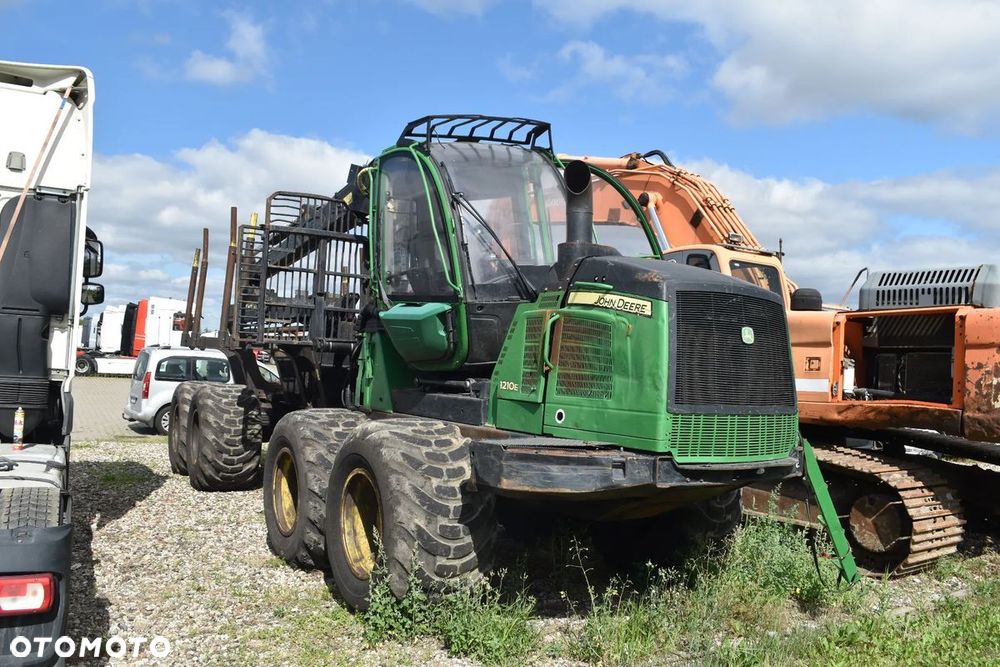 John Deere 1210E - 2