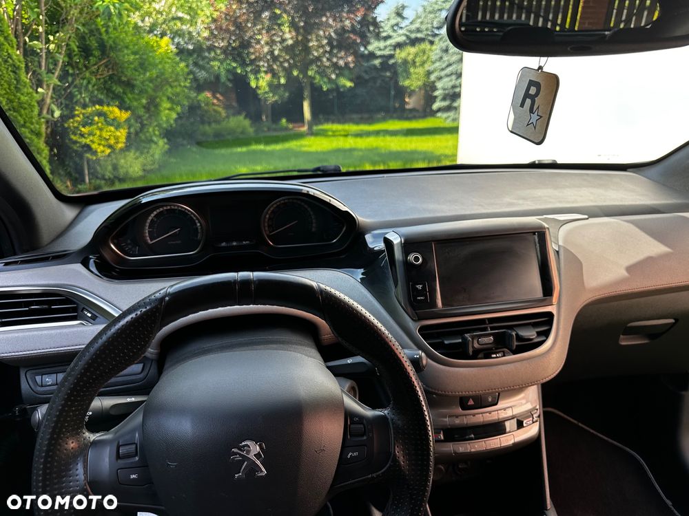 Peugeot 208 1.6 THP Allure - 12