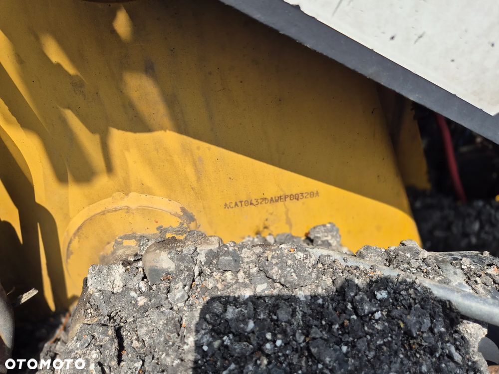 Caterpillar 432D - 16