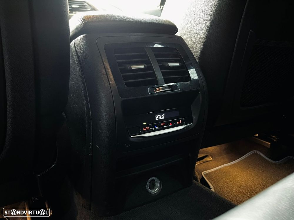 BMW X3 20 d xDrive Pack M - 29