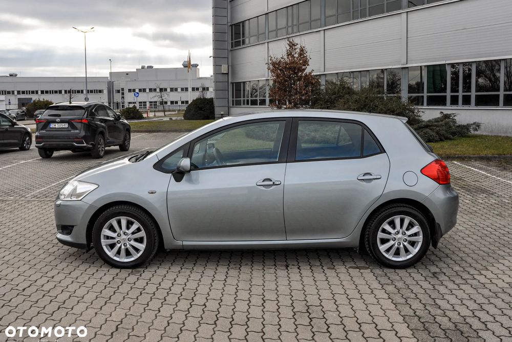 Toyota Auris - 2