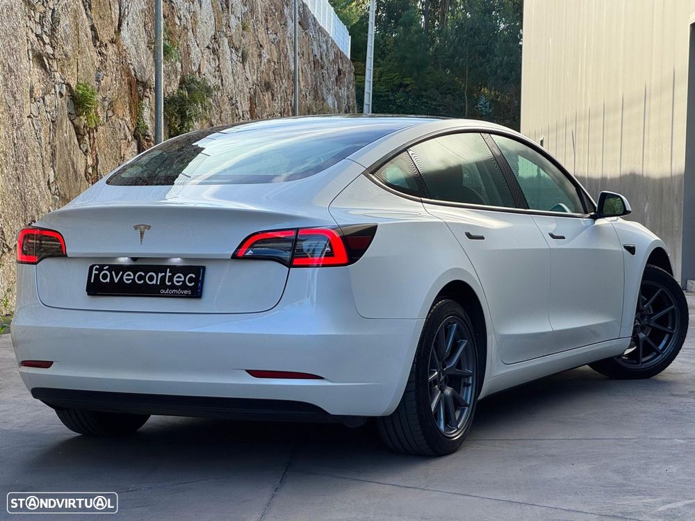 Tesla Model 3 Standard Range Plus RWD - 3