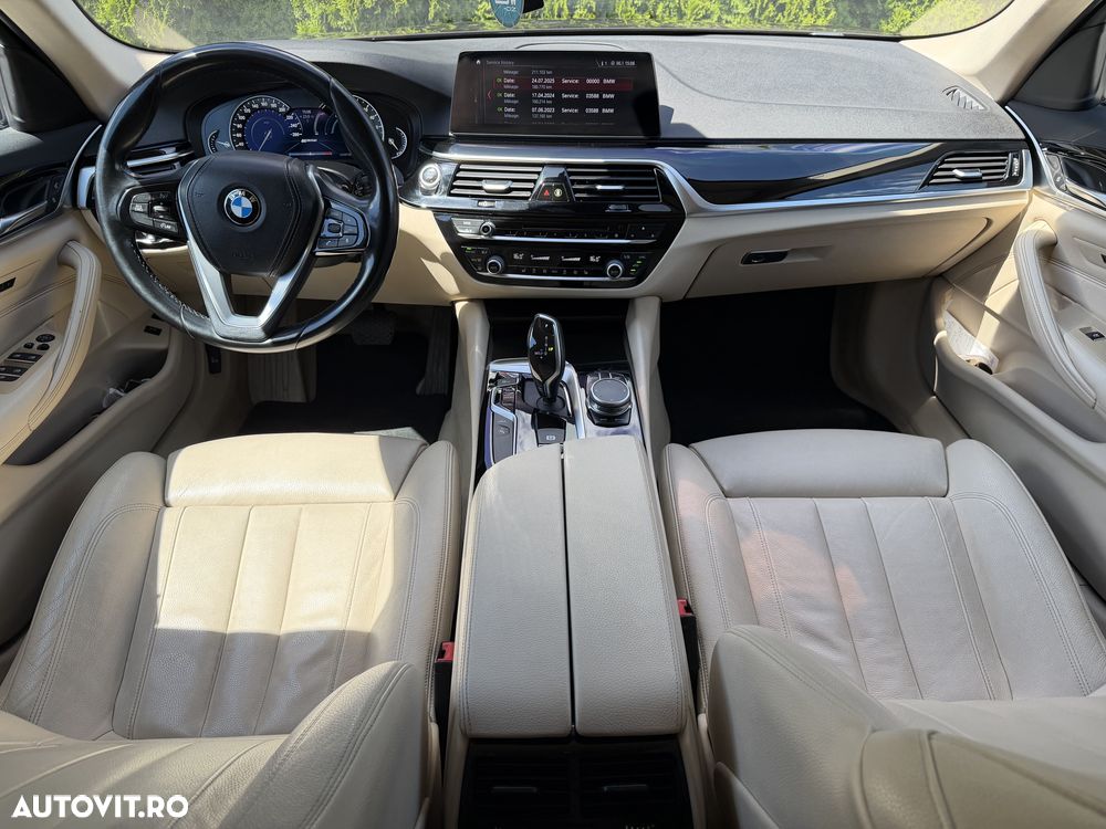 BMW Seria 5 530i AT MHEV - 33