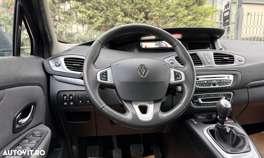 Renault Scenic Xmod 1.6 dCi Privilege - 19