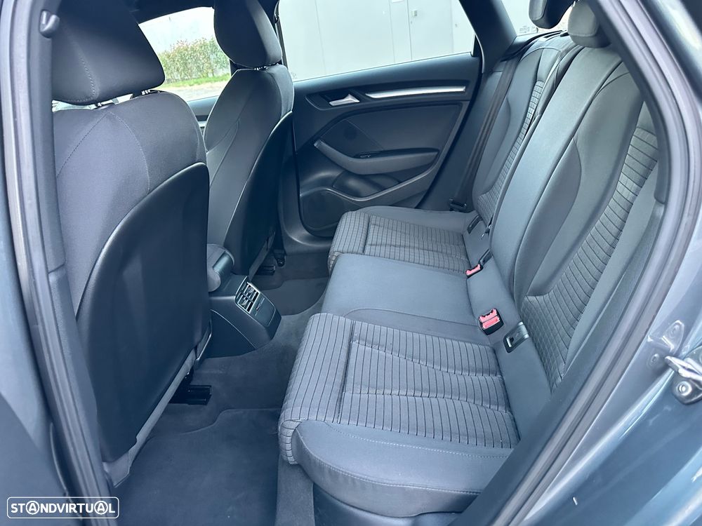 Audi A3 Sportback 1.6 TDI S-line - 38