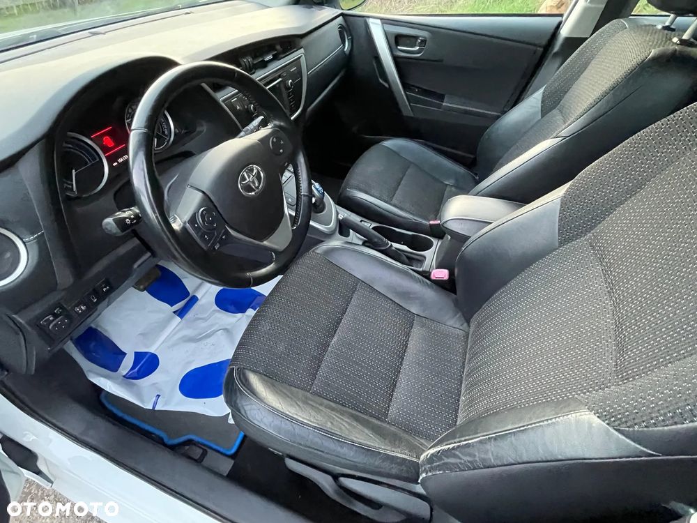 Toyota Auris 1.8 HSD Prestige NAVI - 14
