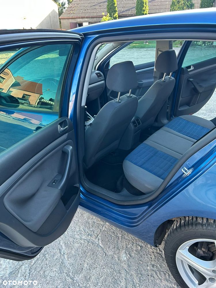 Volkswagen Golf 1.6 FSI Tour - 13