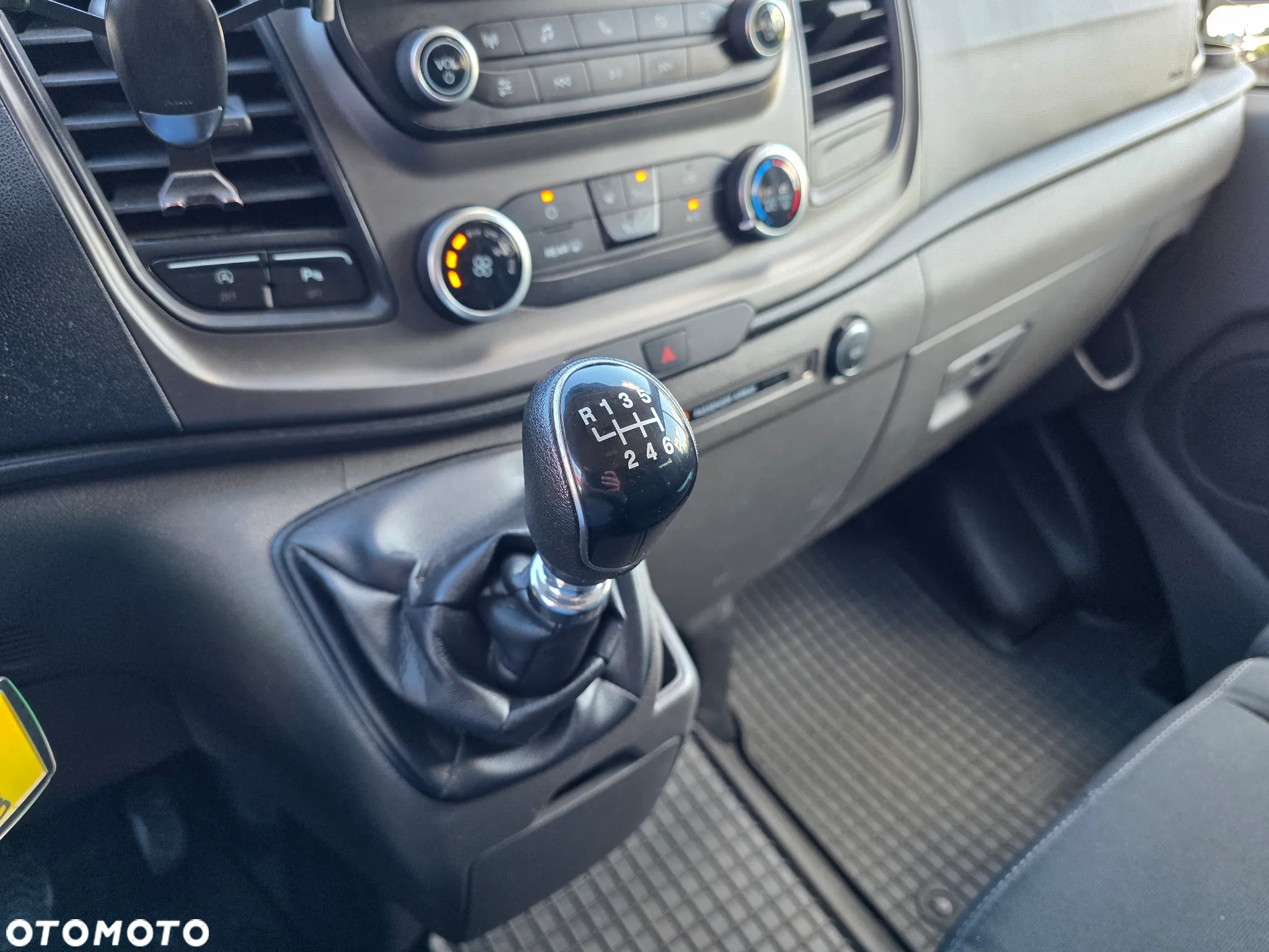 Ford Transit Custom 310 L2H1 Limited - 19