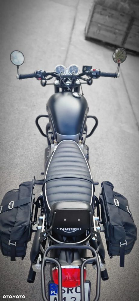 Triumph Bonneville - 18