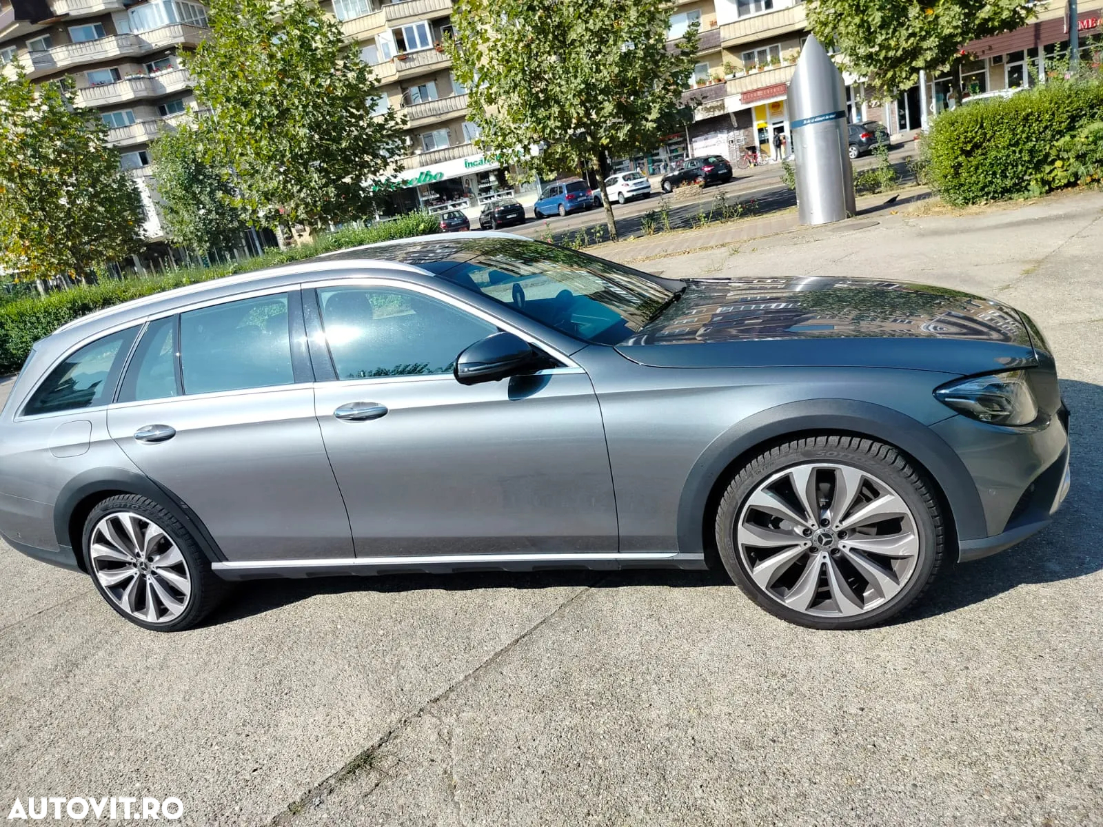 Mercedes-Benz E 220 d 4Matic T All-Terrain 9G-TRONIC Exclusive - 3